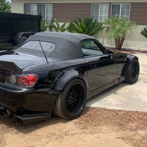 Meet your Posher, Carlos